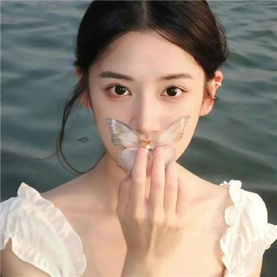 踉跄女孩