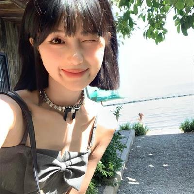 裸男孩